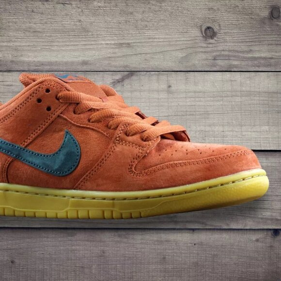 Nike SB Dunk Low Shoes - Burnt Sunrise/Vintage Green (BRAND NEW) - Picture 3 of 4